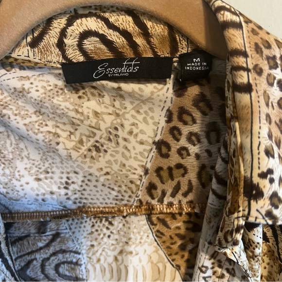 Essentials by Milano Button up blouse - Picture 6 of 7